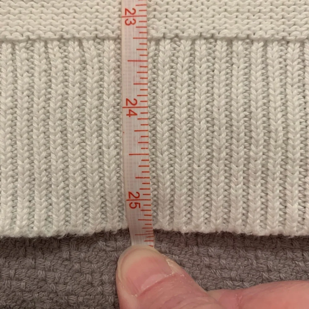 GUC/EUC Sweater: Winter White, Pullover, Y-Neckline w Keyhole, Ribbed Sides